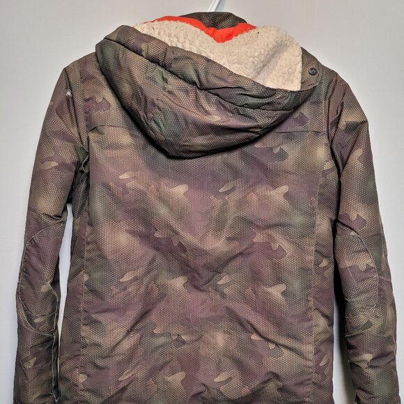 Boys’ Camo Winter Parka – Size 11-12 with Sherpa Lining & Faux Fur on Hood - Picture 3 of 7